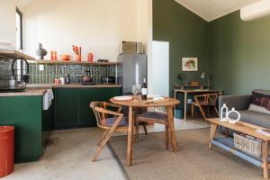 untether on Olive View