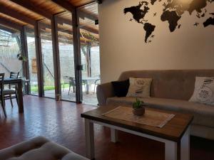 Casa Piedra negra, en Chacras de coria.