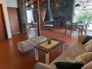 Casa Piedra negra, en Chacras de coria.