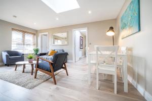 Pop Hollywood - Hip 2bd Ap - Gold Short Term Stays