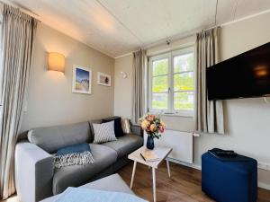 Ferienhaus Blaumeise Feriendorf 06 Klein Stresow Rügen by ruyastay