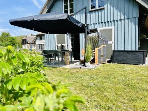 Ferienhaus Blaumeise Feriendorf 06 Klein Stresow Rügen by ruyastay