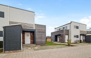 Beautiful Home In Tossens With Sauna