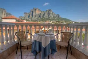 Ξενοδοχείο Καΐκις (Hotel Kaikis)