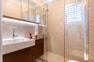 Zen Vouliagmeni Beach Apartment