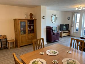 2 Bed Ilfracombe Seafront Apartment with stunning views