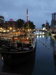 Boat Rooms on Water hele schip