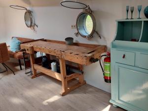 Boat Rooms on Water hele schip