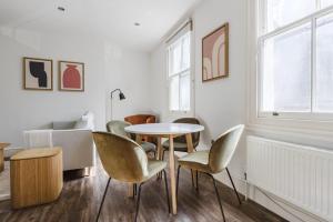 Blueground Kensington near restaurants tube LON-505