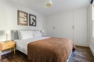 Blueground Kensington near restaurants tube LON-505