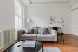 Blueground Bayswater furnished decorated LON-592