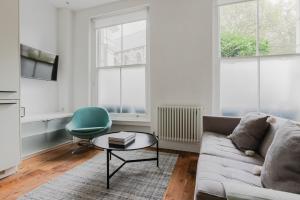 Blueground Bayswater furnished decorated LON-592