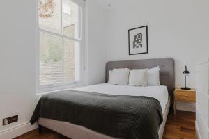 Blueground Bayswater furnished decorated LON-592