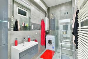 Grey City Comfort 2BR Apartment Near Keleti