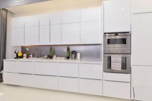 Grey City Comfort 2BR Apartment Near Keleti