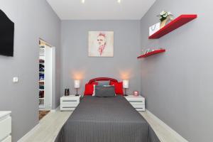 Grey City Comfort 2BR Apartment Near Keleti