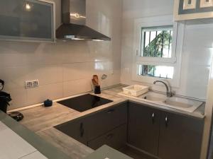 Petite maison, barbecue, canal, plage