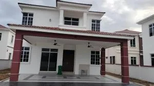 IzzaraRaiz HomeStay Taman Teja - Kampong Joo