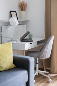 Bright Apartment with Parking near the PGE National Stadium by Noclegi Renters