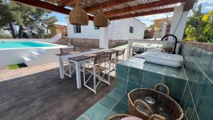 Villa con piscina en la montaña