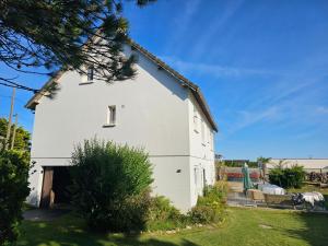 Maisons de vacances Grande maison normande, vue mer a 75 metres de la plage, equipe spa de nage : photos des chambres