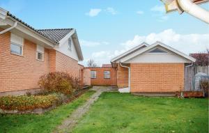 1 Bedroom Cozy Home In Vejbystrand