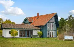 Beautiful Home In Ystad With Wifi - Löderup