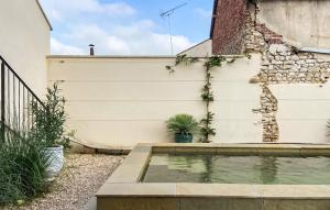 Maisons de vacances Beautiful Home In Gommecourt : photos des chambres