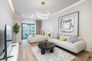 Bright & Airy Studio Perfect for 2 in JVC