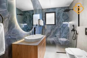 Keysplease Upgraded 4 BR Beach Villa W Private Beach, Palm