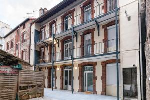 Appartements Beige hospitalite - Capucine - Floral charmant chaleureux wifi Netflix : Appartement