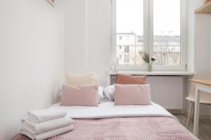 Tamka Powiśle Pink Studio by BookingHost