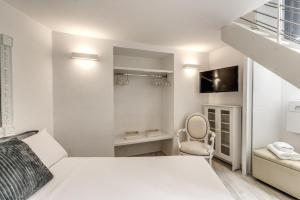 Elegant flat in the Historic Rome near Colosseum!