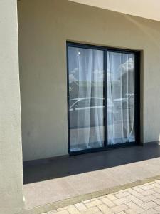Cozy One-bedroom Apartment near GrandPalm Resort Block 5, Gaborone, Botswana