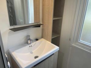 Campings Camping 4 etoiles - Piscine - ef0ihh : photos des chambres