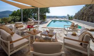 Villa Mimosa, climatisée avec Piscine et Vue Mer pour 10 personnes à La Londe-Les-Maures