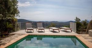 Villa Mimosa, climatisée avec Piscine et Vue Mer pour 10 personnes à La Londe-Les-Maures