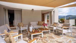 Villa Mimosa, climatisée avec Piscine et Vue Mer pour 10 personnes à La Londe-Les-Maures