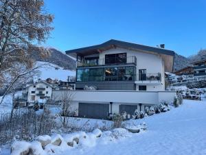 Superior One-Bedroom Apartment with Balcony