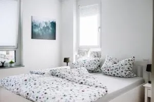 Kleines Schwarzwald-Glück mit Balkon-Garage-Aufzug - 黑林山区克尼格斯费尔德