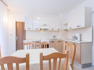 Comfortable apartment with terrace and garden