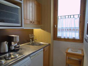 Appartements Appartement cosy 4 pers, proche pistes, balcon, parking - FR-1-353-61 : photos des chambres
