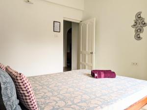 Casa Stay Candolim Holiday Apartments with Pool-Free Parking-WiFi-Powerback up
