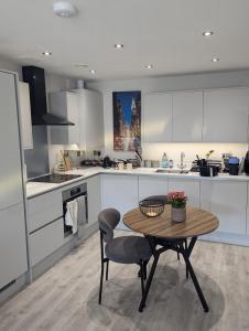 Stylish Harbourside Apartment