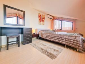 Glazne River View - 2BDR & 2BTHR Flat with a View by Flat Mаnager