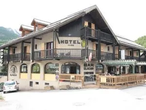 瓦卢瓦酒店 - Le Sarret