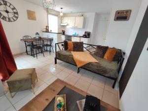 Appartements Cosy 2 Pieces Wifi Parking Jardin Metro : photos des chambres