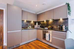 Sleek Apartment in Manchester by 53 Degrees Property, Ideal for Couples, Amazing Location!