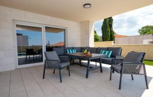 Beautiful Villa Paula with jacuzzi in Pula