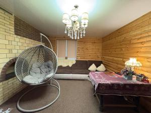 Шикарный дом возле леса